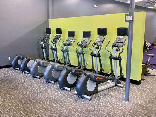 Cardio - The best place to start a fitness program is going to be in the Cardio area. Monitor your heart rate and burn calories.