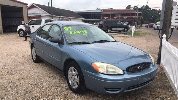 Ford taurus on lot for sale