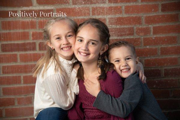 Medina, Ohio photographer specializing in senior and family photos. Positively Portraits turns genuine moments into memories!