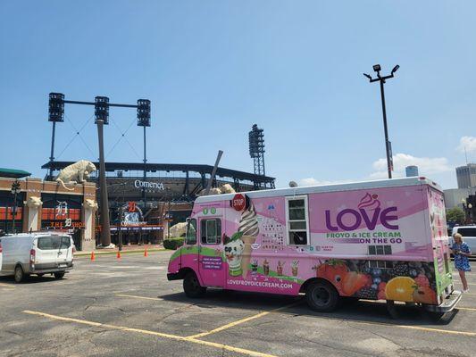 Love Froyo & Ice Cream Truck