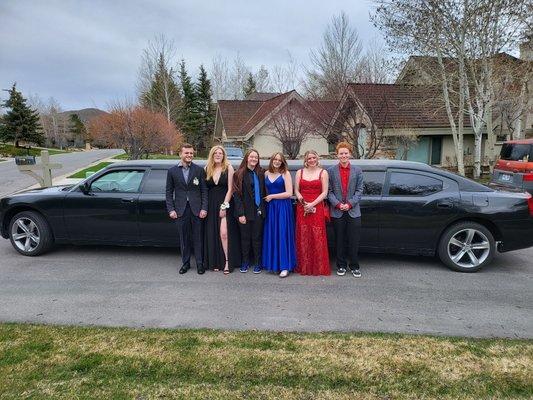 Prom is Awesome with Divine Limousine