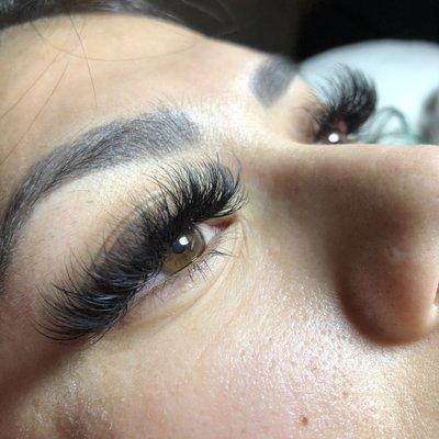 Mega Volume strip lash