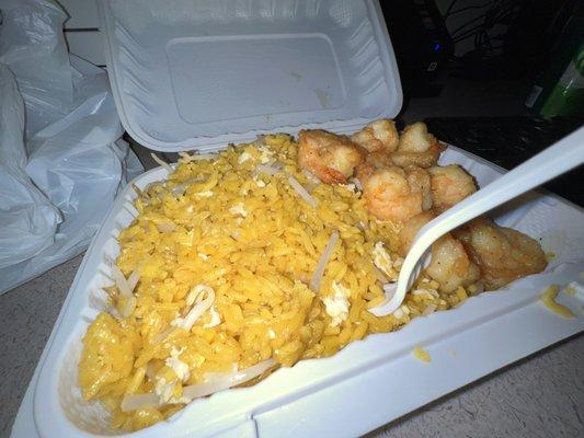 Jumbo Lemon Pepper Shrimp, yellow rice, bean sprouts and egg. Solid 8/10 good