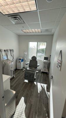 Laser treatment room