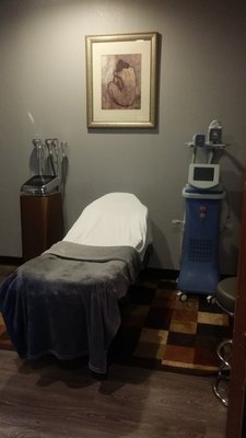 Divine Body sculpting room. Along with cavitation treatment. This amazing treatment remove unwanted cellulite and smooth out the skin