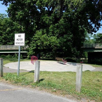 small rest area where bikes can be parked