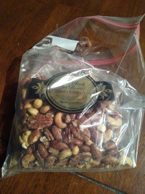 MIXED LIGHT GLAZE!! I have had their mixed nuts before but this year they are the best they have ever been. No OIL! PERFECT GLAZE