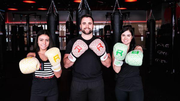 Level Red Boxing is a workout system that gives you an automatic goal when you become a member! Get free green gloves when you join!