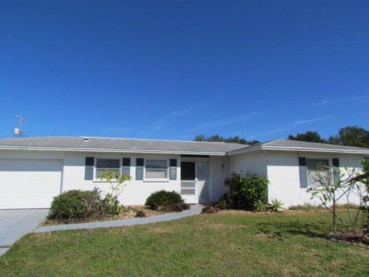 Sweet little beach bungalows with lots of charm may be just the ticket.