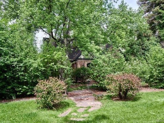 Pre landscape front yard and walkway