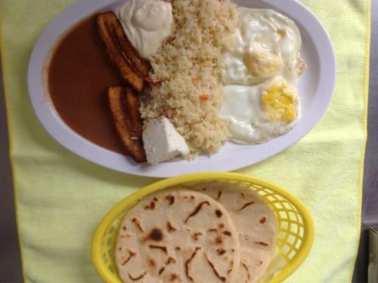 DESAYUNO AL GUSTO