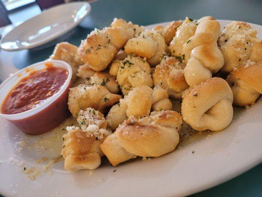 Garlic knots