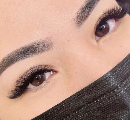 Cat eye lash extensions