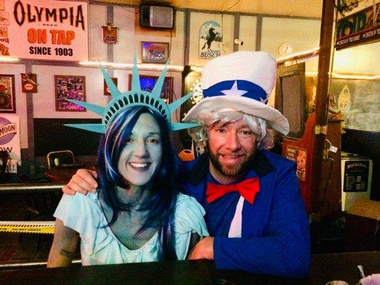 #halloween2019 #ladyliberty #unclesam #JoesTavern ....tiny tavern, second or third oldest/longest running tavern in WA state