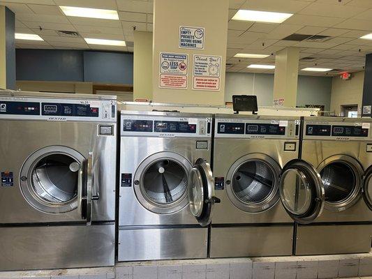 We are a 24-7 self serve laundromat located in the Park Plaza Mall.