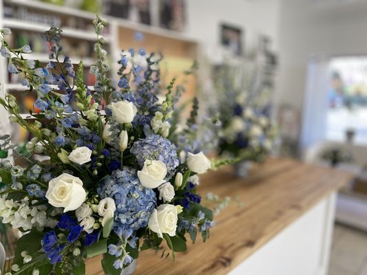 Quinceanera flowers by Westford Florist