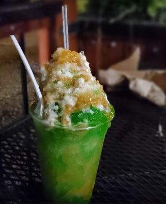 Caramel apple shaved ice with Crown Apple