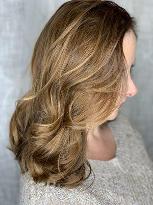 Copper tones with some blonde going through it looks so beautiful together softly with a nice layered cut.