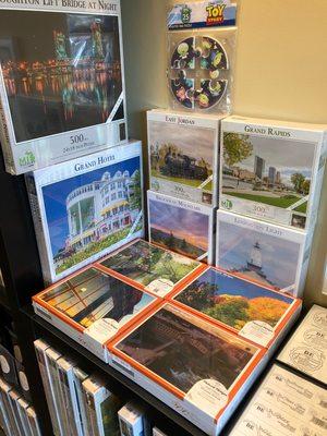 Puzzles of Plainwell City and Michigan state.