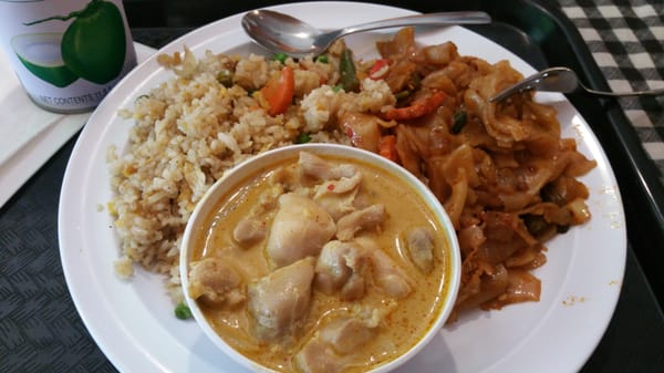 Pad thai curry and fried rice