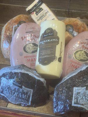 We now carry BOAR'S HEAD Meats&Cheese
Taste the difference....