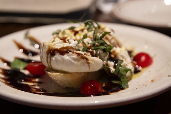 Burrata crostini