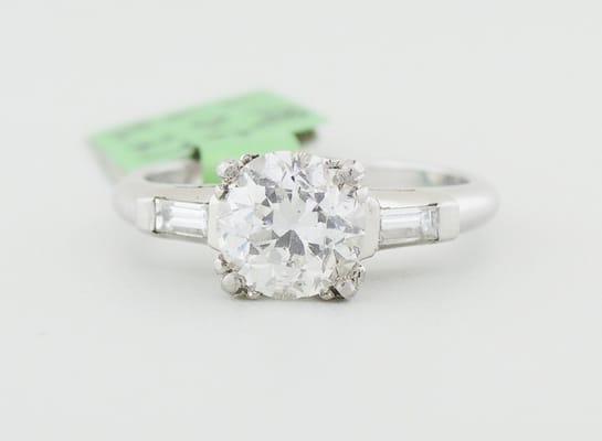 Ring 89)made in the 1950's, engagement ring, center diamond 1.08, side diamonds 0.12 Ct, platinum 4.2 grams Price: 2,633 US $