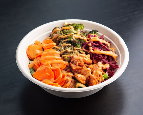 Cluckster Salad! Greens, pasture-raised chicken, shredded beets, broccoli, pickled carrots, spicy peanut dressing (gluten/dairy-free)