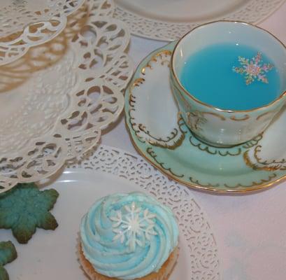 Frozen Cupcakes and Tea!