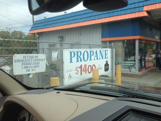 Gas station, snacks, repair shop and propane tank refills!