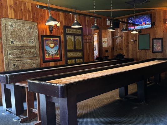 Shuffle board room