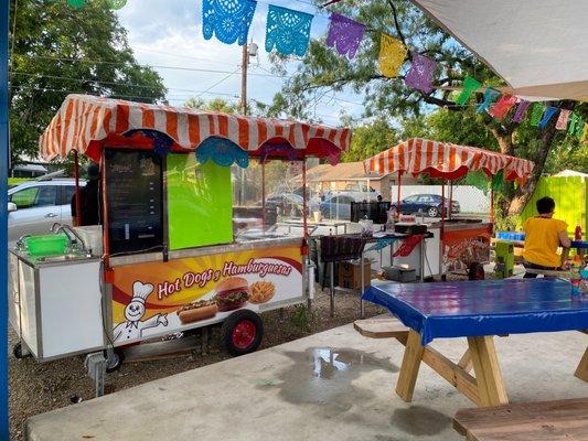 Hot dog / hamburger stands