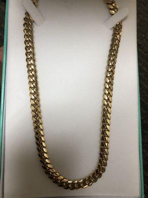 The girls dig my sexy chain