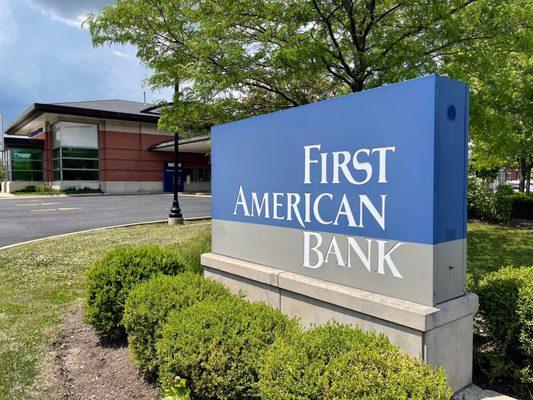 The exterior of the First American Bank Orland Park branch