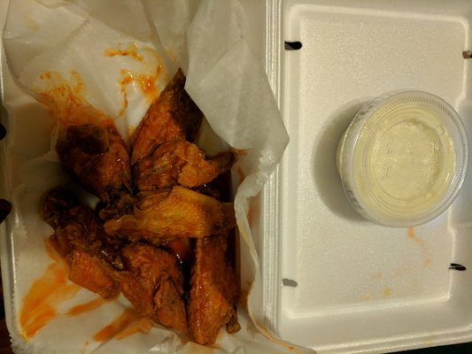 Buffalo wings with Blu cheese