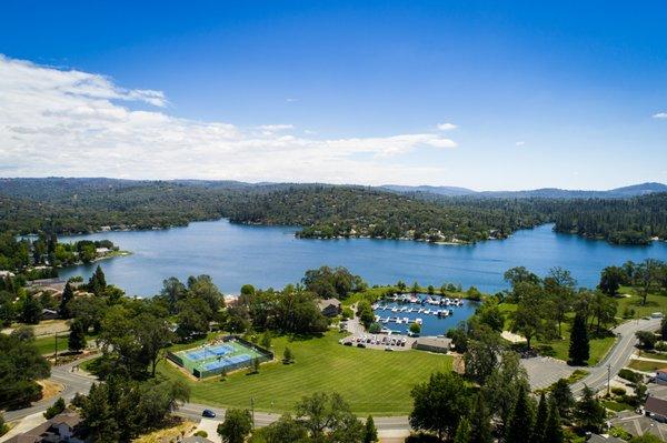 Gorgeous view of Lake Wildwood and the community!