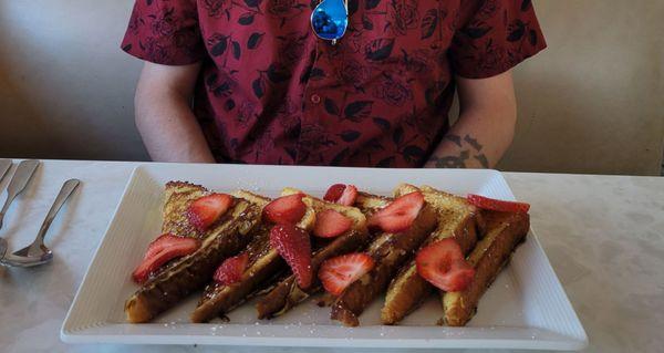 French Toast with Strawberries