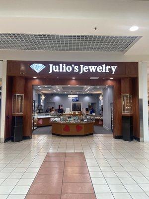 New store! New Jewelry Collections! More Jewelry repair Services! Located at North Riverside Mall