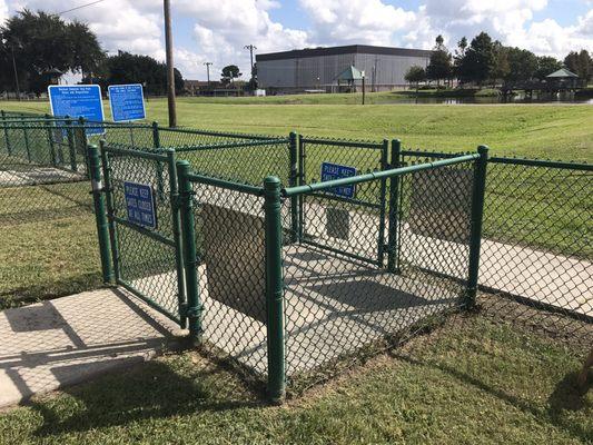 Double gates to entering and exiting so you can remove or connect leashes