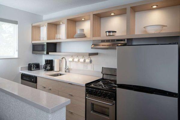 Suite fully equipped kitchen