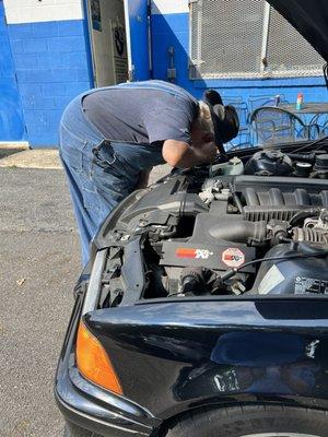 Old school BMW sound diagnosing on an E36 M3. A screwdriver and a very experienced German ear. #bmwwhisperer