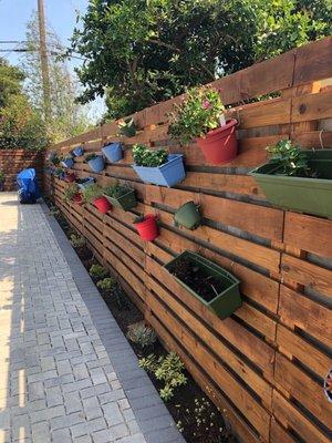 Planter wall