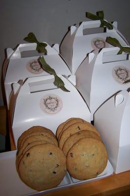 Cookie Delivery Service available. Freshly made for the Corporate meetings, Birthday Parties or other events as well.