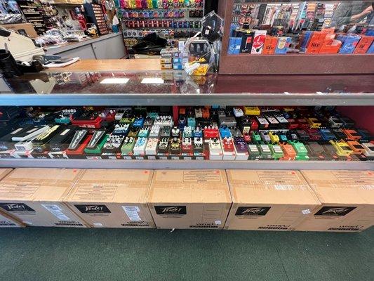 250+ guitar effect pedals