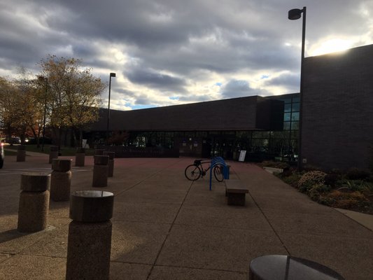 Chantilly Regional Library