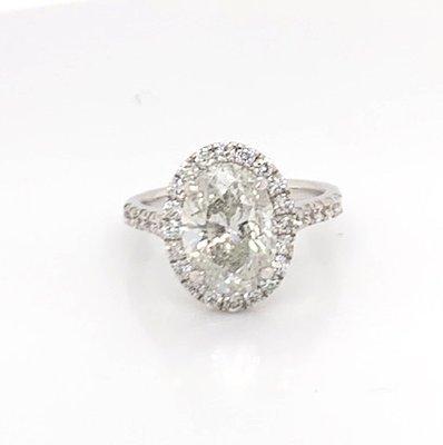 Oval Engagement Ring