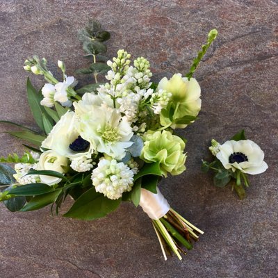 Simple & Sweet Spring Bridal Bouquet & Bout