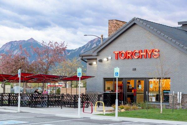 Torchy's Taco's in Boulder moved into the Crossroads Commons retail building after being built by Symmetry Builders, Inc.