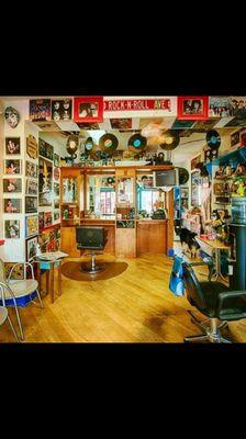 C Mac's Barbershop