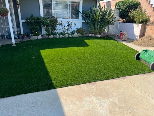 Sylmar job our special 15yr warranty turf Cascade Light at $6.50sqft! inc turf, labor full installation